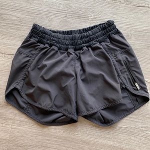 🏃🏼‍♀️ Black Lululemon Athletic Shorts 🏃🏼‍♀️